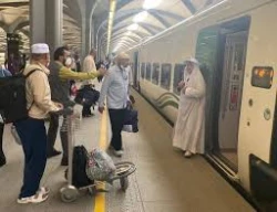 حاجیان ایرانی در مسیر مدینه- مکه با قطار تندرو جابه‌جا می‌شوند
